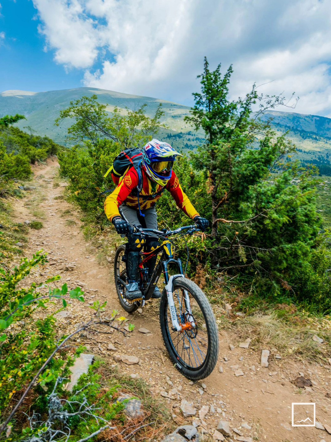 Ορεινή ποδηλασία στον Όλυμπο 
Riding the Olympus trails

📸 Photo by: @gianniszarzonis
Official tag: #themountolympus

#mountolympus #greecemtb #mountainbike #traillife #nature #adventure #exploregreece
#greecemountain #greeningreece #greekbikers